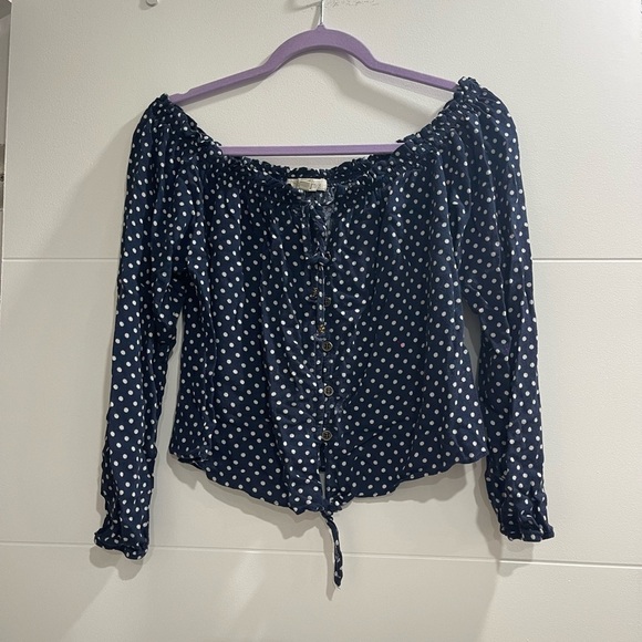 Of the shoulder in blue with white pockets dots used it once only - Picture 1 of 3